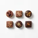 Pralinen mit Frucht-Nuss-Füllung (alkoholhaltig)