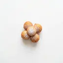 Quarkbällchen (Hefeteig) frittiert