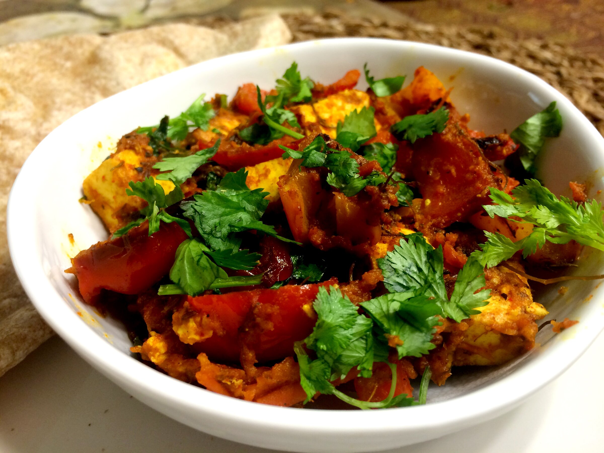 Khoya Paneer – Nordindisches Festtags-Curry mit Sahne & Nüssen