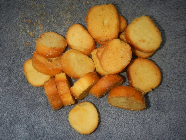 Foto von Filipinisches Biscocho (Biskotso) – fertig angerichtet