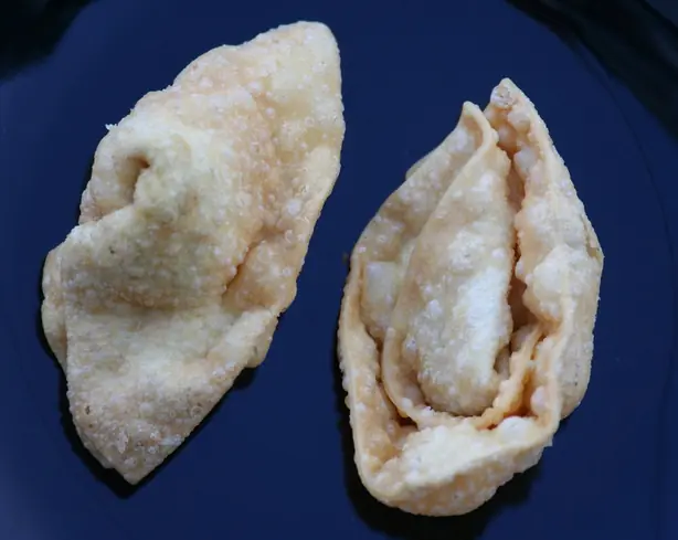 Foto von Klassische Wan Tans mit Schweinefleisch und Garnelen – fertig angerichtet