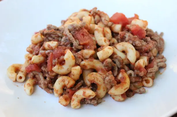 Foto von Amerikanisches Chop Suey (American Chop Suey) – fertig angerichtet