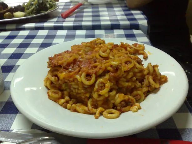 Foto von Sizilianische Anelletti al forno – fertig angerichtet