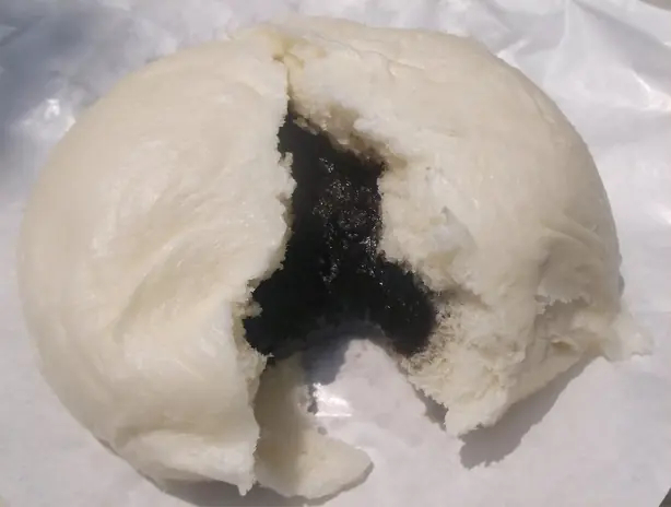 Foto von Baozi (Klassische chinesische Hefeklöße mit Fleischfüllung) – fertig angerichtet