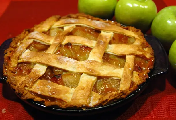Foto von Cajun Crawfish Pie (Würzige Flusskrebs-Pastete) – fertig angerichtet