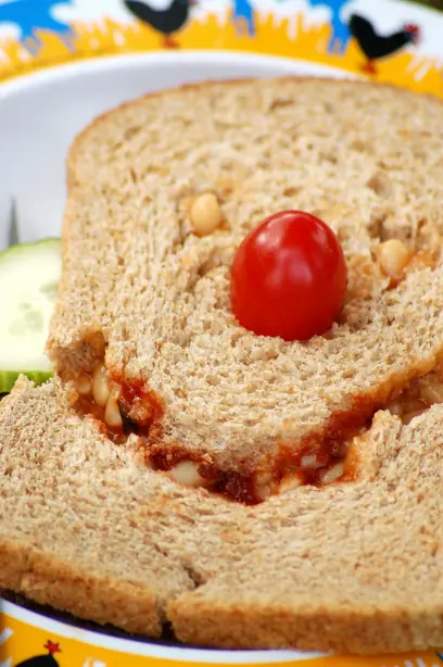 Foto von Klassisches Baked Bean Sandwich – fertig angerichtet