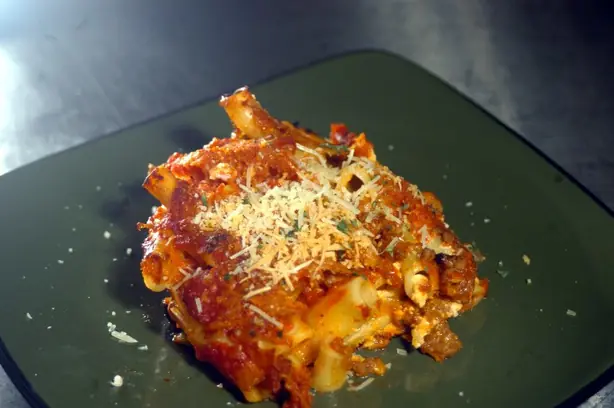Foto von Ziti al Forno (Überbackene Ziti) – fertig angerichtet
