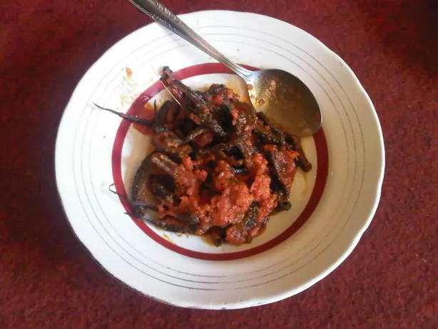 Foto von Terong Balado (Indonesische Auberginen in scharfer Chili-Sauce) – fertig angerichtet