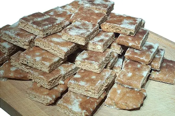 Foto von Original Basler Läckerli – fertig angerichtet