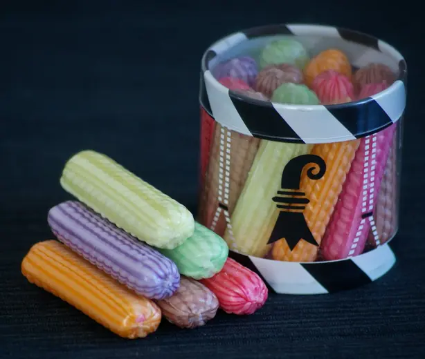 Foto von Basler Mässmogge (Gefüllte Haselnuss-Bonbons) – fertig angerichtet
