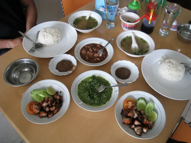 Batak Cuisine Saksang and Panggang 1 – Foto: Gunawan Kartapranata (CC BY-SA 3.0)