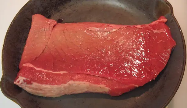 Foto von Das perfekt gebratene Rindersteak – fertig angerichtet