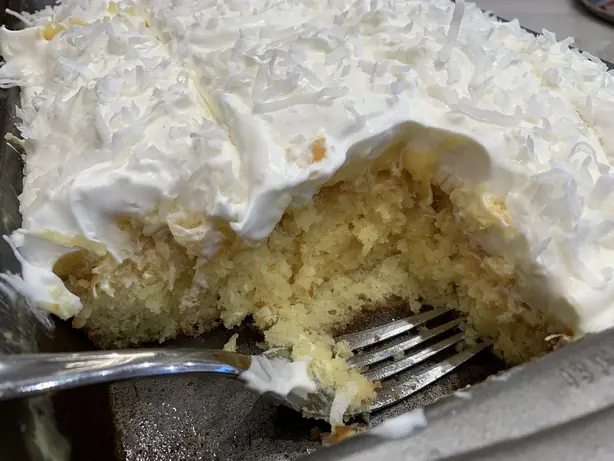 Foto von Better Than Sex Cake (Kuchen besser als Sex) – fertig angerichtet