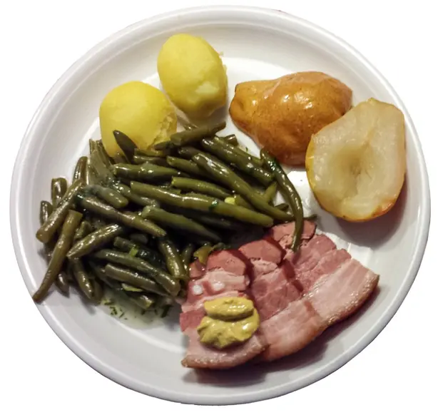 Foto von Birnen, Bohnen und Speck (Grööner Hein) – fertig angerichtet