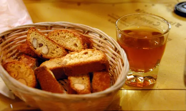 Foto von Klassische Cantuccini (Biscotti di Prato) – fertig angerichtet