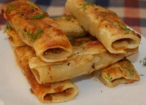 Foto von Boraki (Armenische offene Teigtaschen) – fertig angerichtet