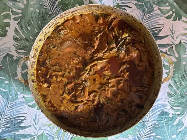 Foto von Bouillon d'awara (Französisch-Guayanische Awara-Brühe) – fertig angerichtet