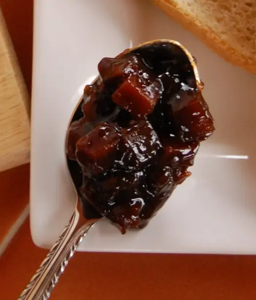 Foto von Britisches Gemüse-Pickle (Branston-Style) – fertig angerichtet