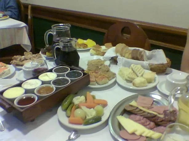 Foto von Café Colonial (Traditionelles Deutsch-Brasilianisches Festtagsbuffet) – fertig angerichtet