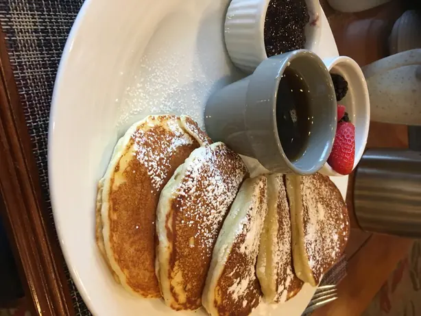 Breakfast (44248677625) – Foto: dom fellowes from UK (CC BY 2.0)