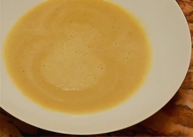 Foto von Klassische Brotsuppe – fertig angerichtet