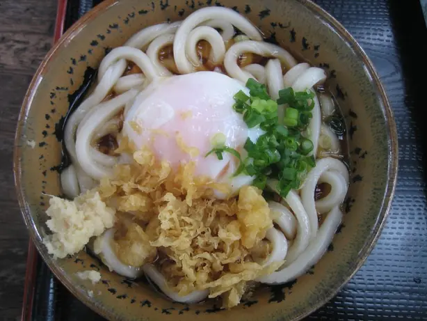 Foto von Handgemachte Udon-Nudeln – fertig angerichtet