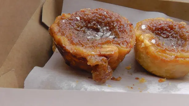 Foto von Klassische Kanadische Butter Tarts – fertig angerichtet