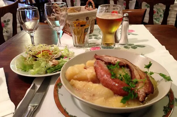 Foto von Cacasse à cul nu (Ardenner Kartoffeleintopf) – fertig angerichtet