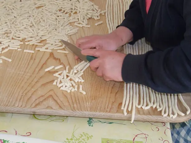 Foto von Klassische italienische Cavatelli – fertig angerichtet