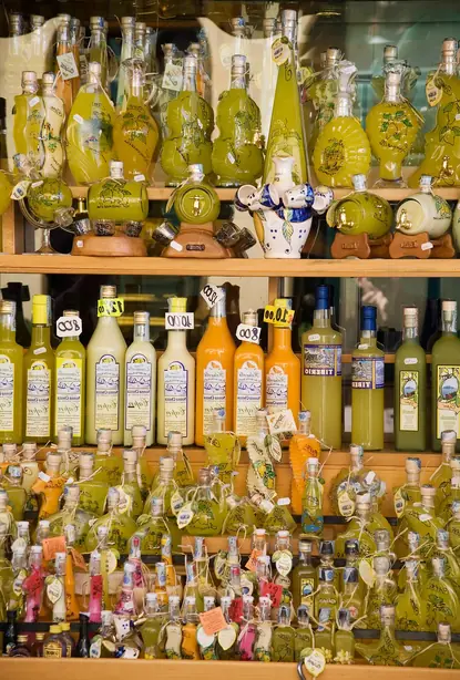 Foto von Klassischer Limoncello (Zitronenlikör) – fertig angerichtet