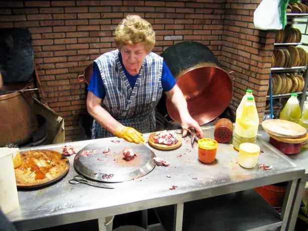 Foto von Polbo á feira (Galizischer Oktopus nach Jahrmarkt-Art) – fertig angerichtet