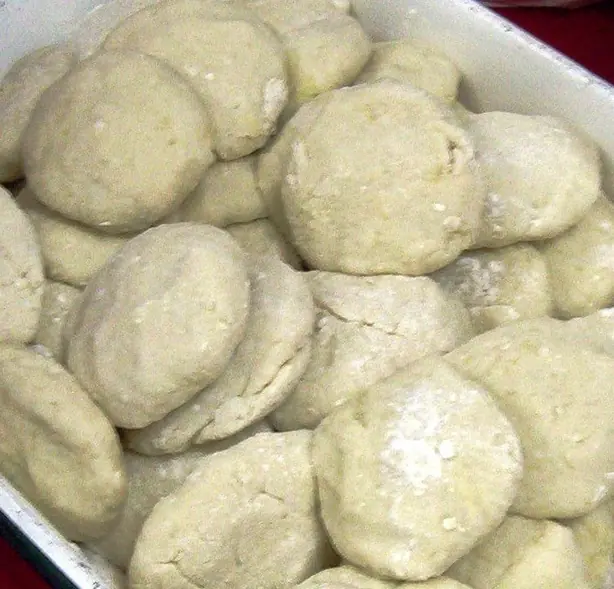 Foto von Chapalele (Chilenische Kartoffelklöße) – fertig angerichtet