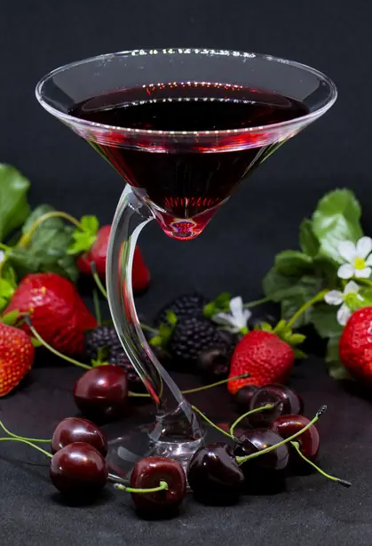 Foto von Hausgemachter Kirschsaft (Naturtrüb & Intensiv) – fertig angerichtet
