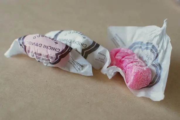 Foto von Chichi Dango (Japanisches Kokos-Mochi) – fertig angerichtet