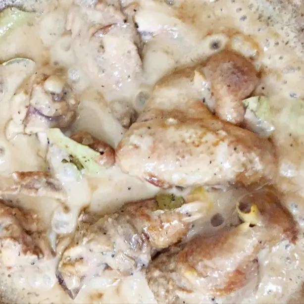 Chicken Adobo with Coconut Milk – Foto: Khayri R.R. Woulfe (CC BY-SA 4.0)