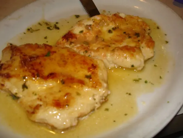 Foto von Chicken Française – fertig angerichtet