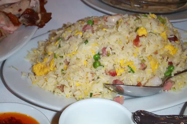Chinese fried rice by stu spivack in Cleveland, OH – Foto: stu_spivack from C &amp; Y Chi (CC BY-SA 2.0)
