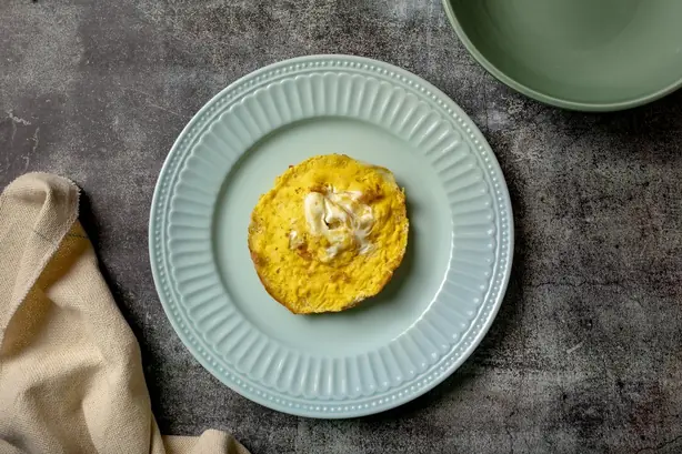 Foto von Ashke Pithe (Chitoi Pitha) – fertig angerichtet