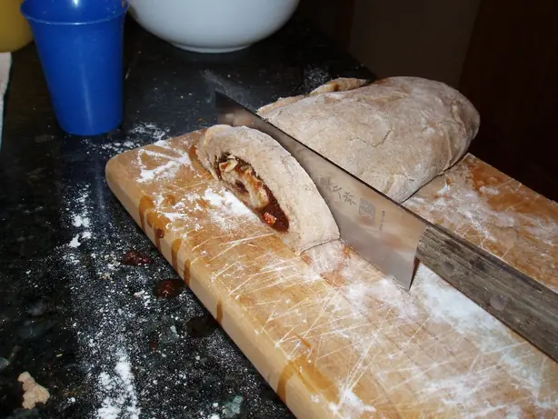 Foto von Klassische schwedische Zimtschnecken (Kanelbullar) – fertig angerichtet