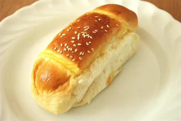 Foto von Cocktail Bun (Gai Mei Bao) – fertig angerichtet