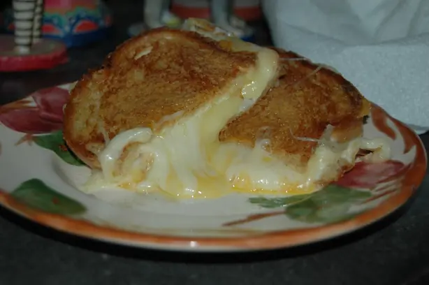 Foto von Fromage fort (Französischer Käseaufstrich) – fertig angerichtet