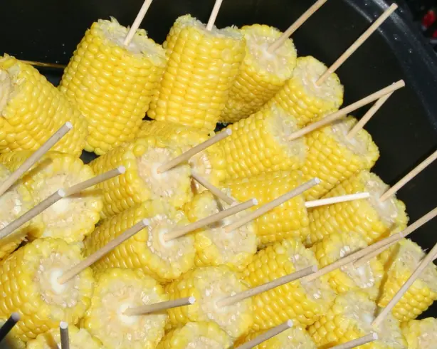 CookedCornOnTheCob – Foto: Jonathunder (CC BY-SA 3.0)