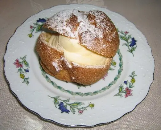 Foto von Chiboust-Creme (Crème Chiboust) – fertig angerichtet