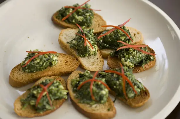 Foto von Klassische Italienische Crostini – fertig angerichtet