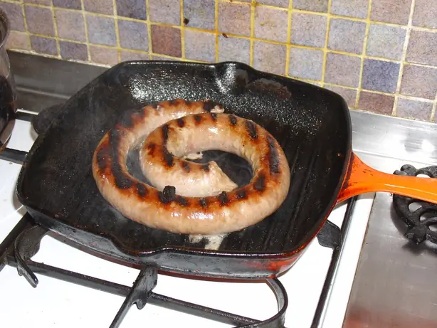 Foto von Traditionelle Cumberland-Wurst (PGI-Stil) – fertig angerichtet