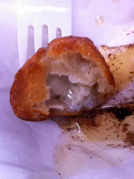 Foto von Frittierte Butter (Deep-fried Butter) – fertig angerichtet