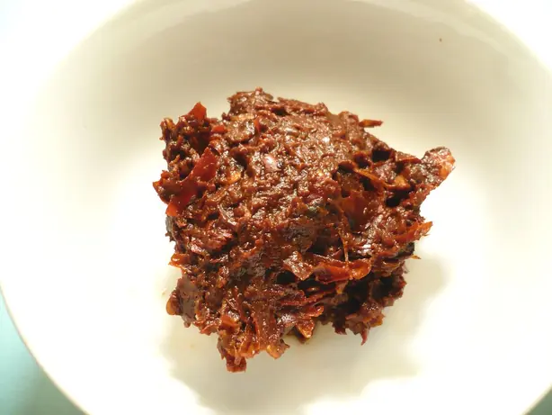 Foto von Traditionelle scharfe Sichuan-Bohnenpaste (Doubanjiang) – fertig angerichtet