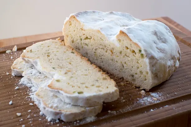 Dresdner Mandelstollen 1 141228 AW – Foto: Alice Wiegand (CC BY-SA 4.0)