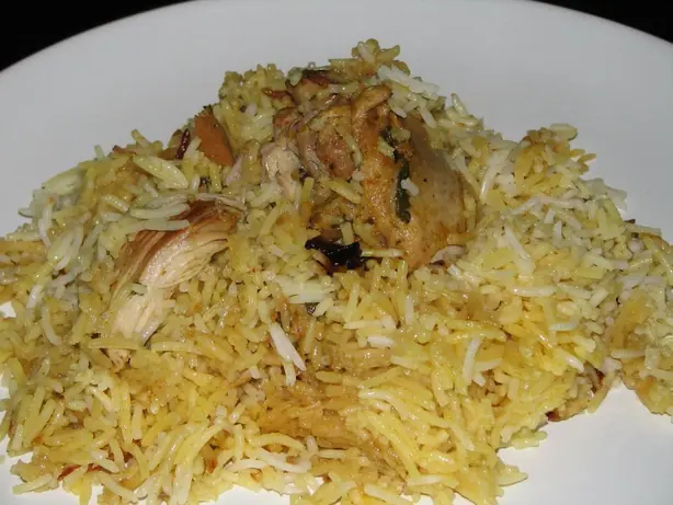 Dum Biryani Plate – Foto: Umesh Tongbra (CC BY-SA 3.0)