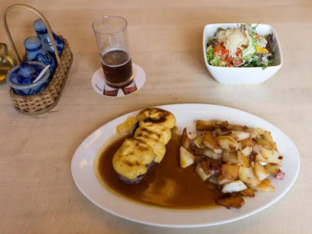 Foto von Düsseldorfer Senfrostbraten – fertig angerichtet